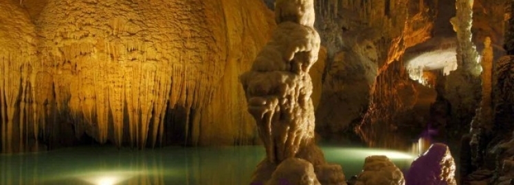 Великолепие подземного мира в австралийских пещерах Дженолан